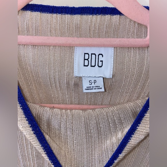 BDG Kiara Open-Back Sweater 💙💚 - Picture 5 of 7